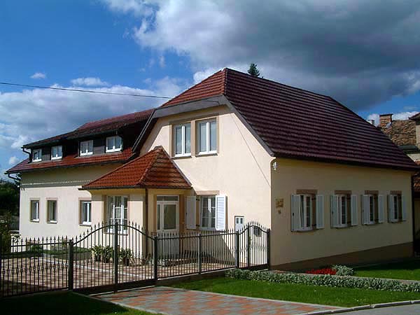 park_06_samostanstkriz_2005
